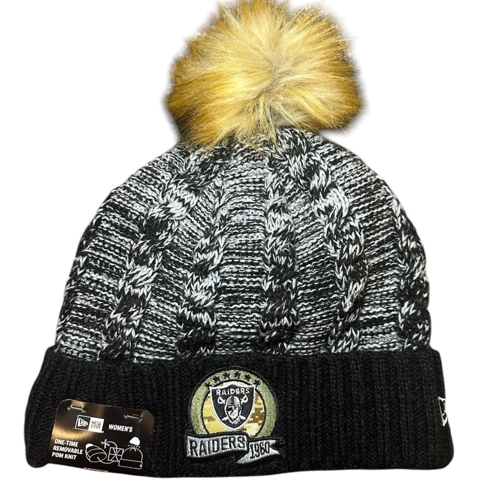New Las Vegas Raiders New Era Womens Solute To Service Pom Kit Hat Beanie